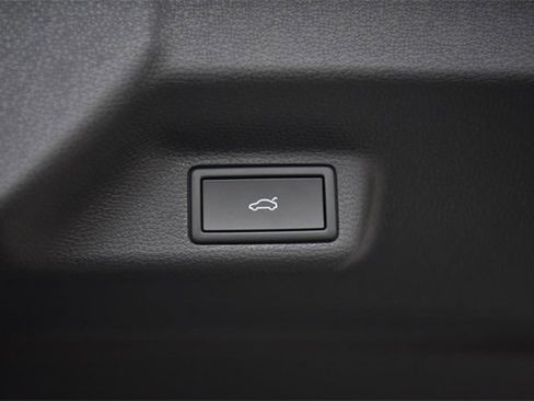 New 2025 Volkswagen ID. Buzz Pro S image 26