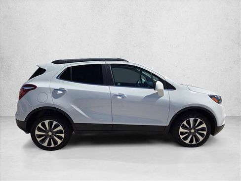 Used 2022 Buick Encore Preferred w/ Safety Package FWD image 4
