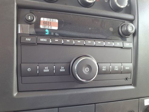 New 2025 GMC Savana 3500 RWD image 7