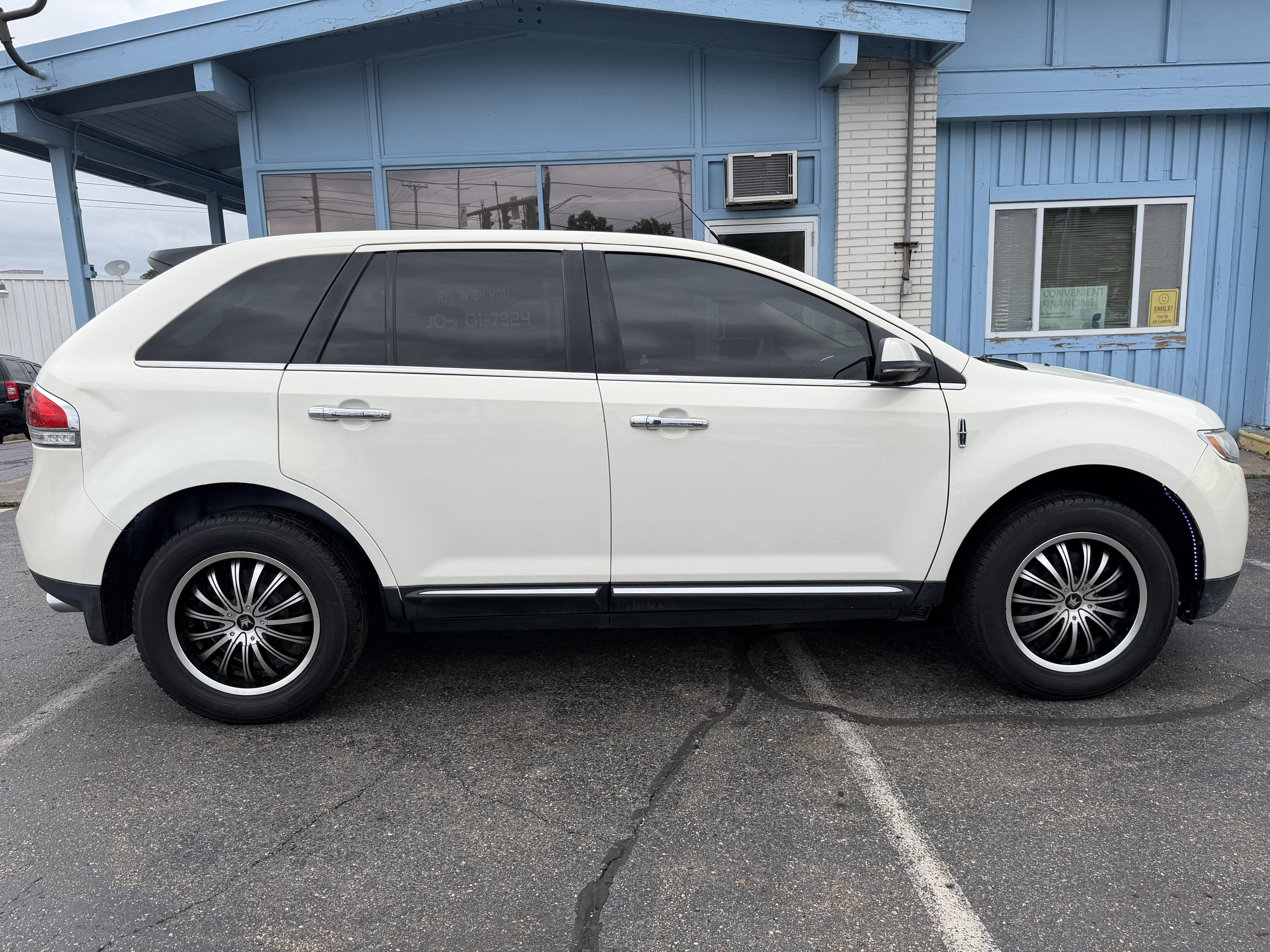 Used 2012 Lincoln MKX AWD image 6
