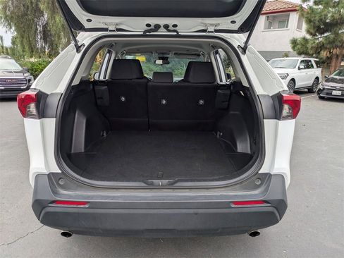 Used 2024 Toyota RAV4 LE image 31