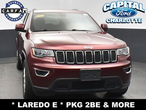 Used 2021 Jeep Grand Cherokee Laredo image 2