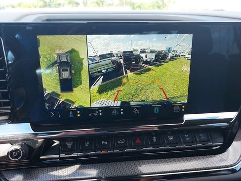 Used 2025 Chevrolet Silverado 2500 ZR2 w/ Technology Package AWD/4WD image 23