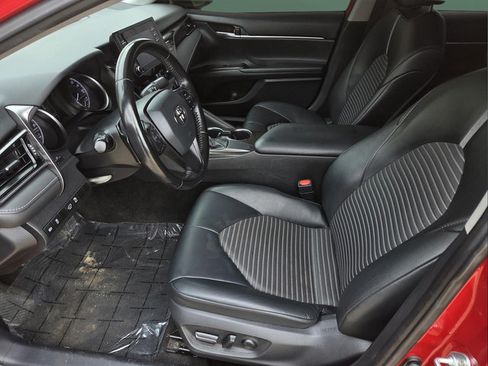Used 2021 Toyota Camry SE FWD image 8