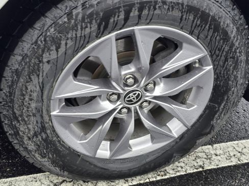 Used 2021 Toyota Sienna XLE w/ XLE Plus Package AWD/4WD image 25