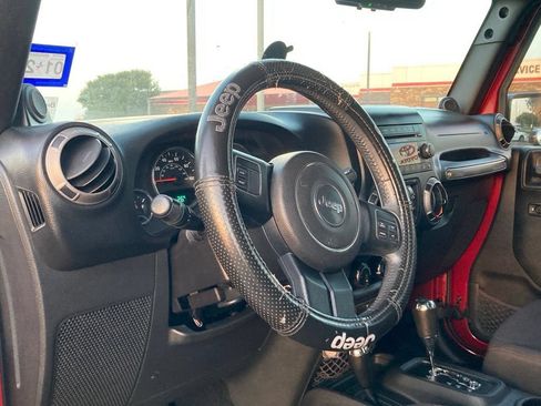 Used 2013 Jeep Wrangler Unlimited Sport AWD/4WD image 9