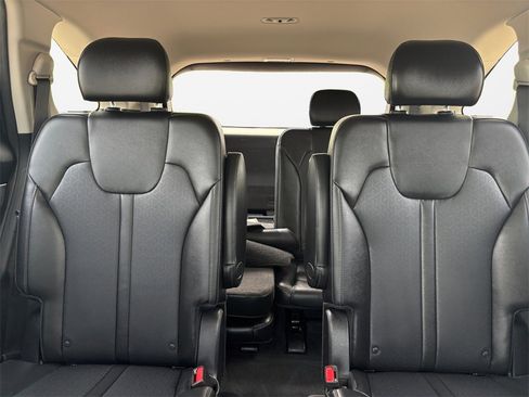 Used 2022 Kia Sorento EX image 16