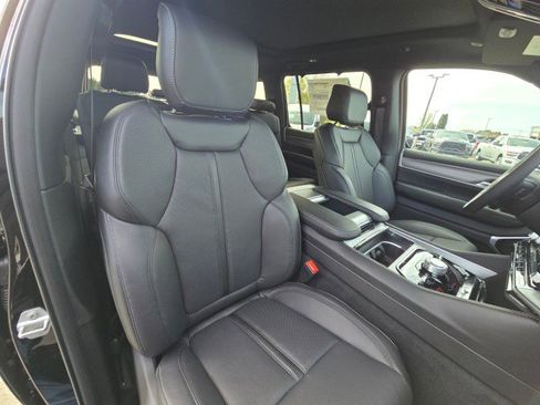 New 2026 Jeep Grand Wagoneer Limited image 14