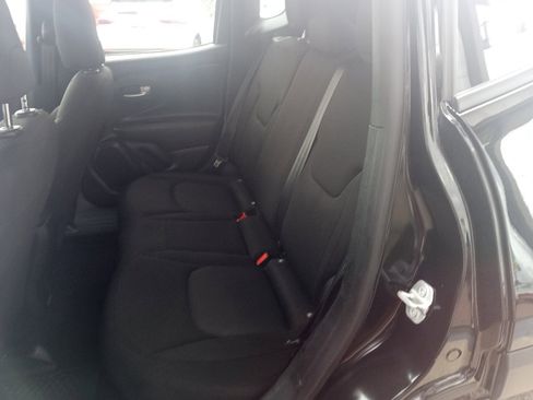 Used 2023 Jeep Renegade Latitude image 7