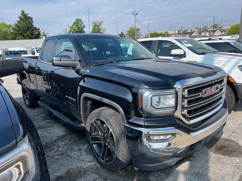 Used 2019 GMC Sierra 1500 SLE w/ Black Pack AWD/4WD image 3