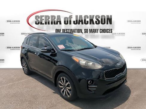 Used 2018 Kia Sportage EX w/ EX Technology Package FWD image 2