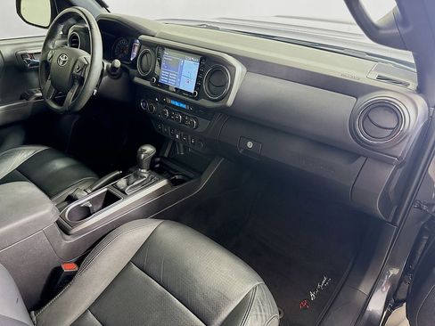 Used 2023 Toyota Tacoma TRD Sport w/ TRD Premium Sport Package AWD/4WD image 11