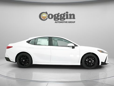 New 2026 Toyota Camry SE FWD image 22