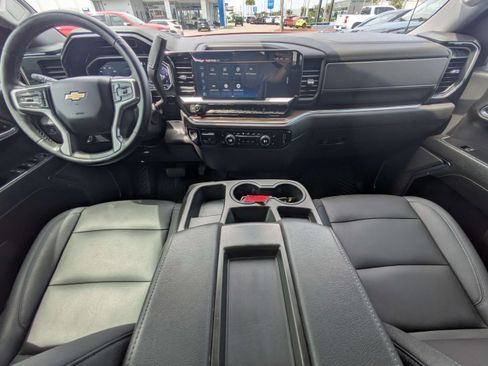 Used 2023 Chevrolet Silverado 1500 LT w/ Leather Package AWD/4WD image 17