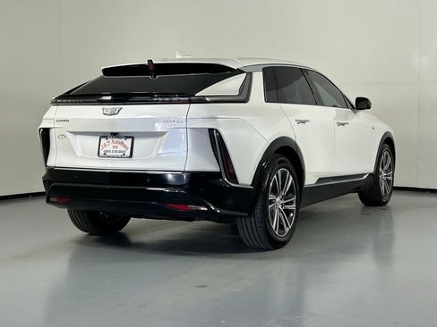 Used 2024 Cadillac Lyriq Luxury w/ LPO, Floor Liner Package AWD/4WD image 7
