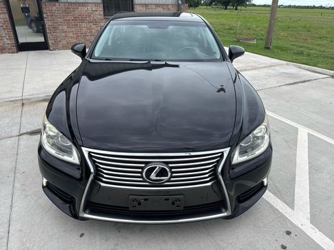 Used 2013 Lexus LS 460 AWD w/ Comfort Pkg image 4