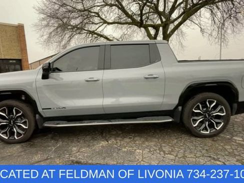 Used 2024 GMC Sierra EV Denali AWD/4WD image 5