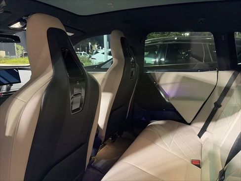 Certified 2025 BMW iX xDrive50 w/ Premium Package image 7