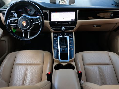 Used 2021 Porsche Macan S image 2