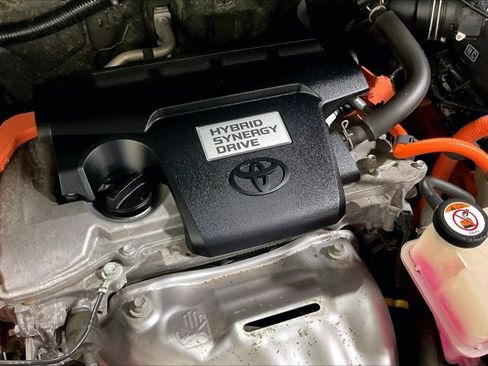 Used 2018 Toyota RAV4 Limited AWD/4WD image 31