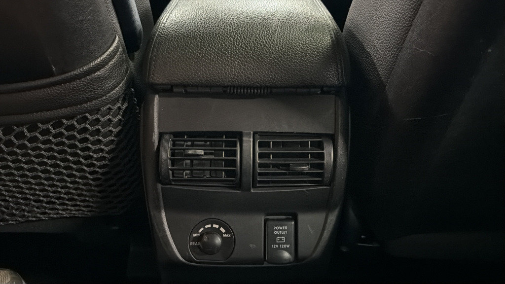 Used 2010 Mitsubishi Endeavor SE AWD/4WD image 32