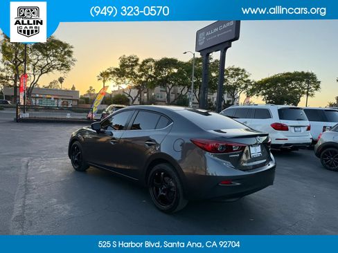 Used 2018 MAZDA MAZDA3 Touring FWD image 6