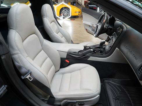Used 2009 Chevrolet Corvette Convertible w/ Preferred Equipment Group RWD image 51