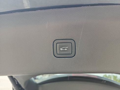 Used 2022 Buick Enclave Premium w/ Surround and Sites Package image 9