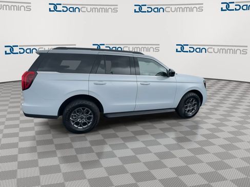 Used 2025 Ford Expedition Active AWD/4WD image 9