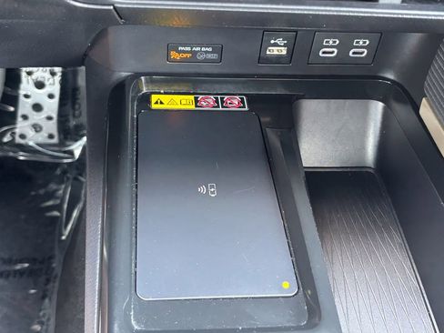 Certified 2025 Toyota Camry SE AWD/4WD image 24