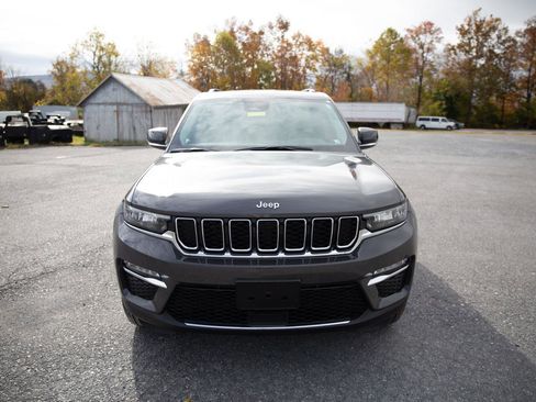 Used 2023 Jeep Grand Cherokee Limited image 9