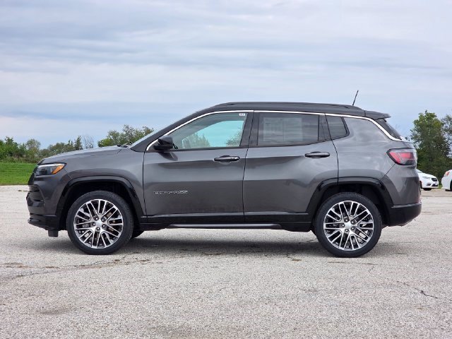 Certified 2023 Jeep Compass Limited w/ Elite Group AWD/4WD image 5