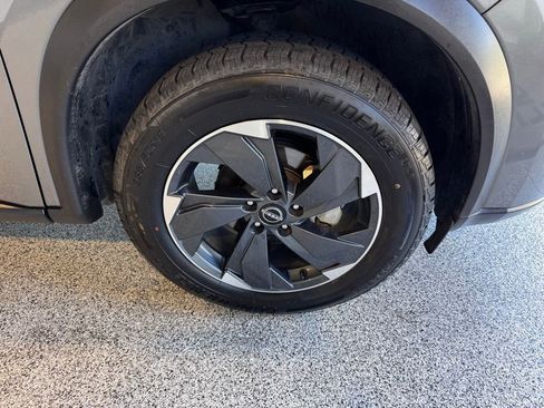 Used 2024 Nissan Rogue SV AWD/4WD image 9