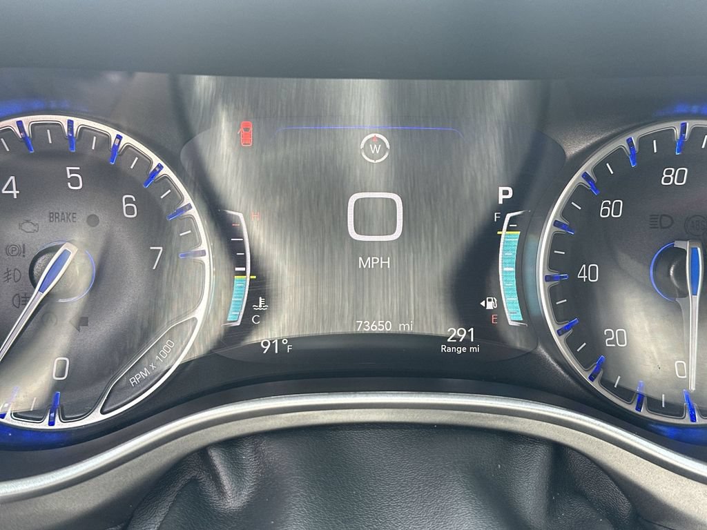 Used 2024 Chrysler Pacifica Touring-L FWD image 20