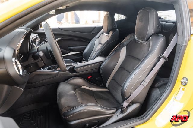 Used 2017 Chevrolet Camaro SS RWD image 5
