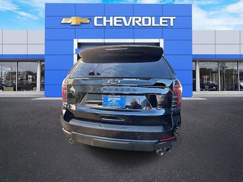 Certified 2025 Chevrolet Suburban Z71 image 8