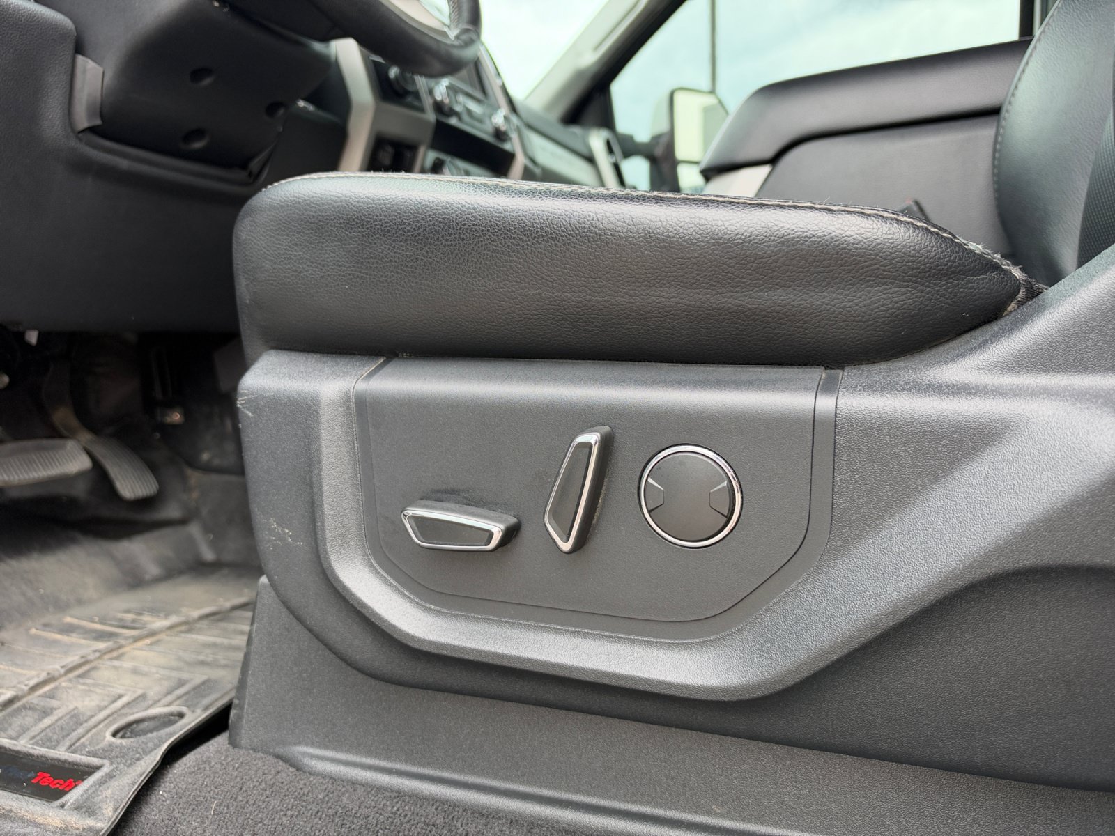 Certified 2019 Ford F350 Lariat w/ Lariat Ultimate Package AWD/4WD image 22