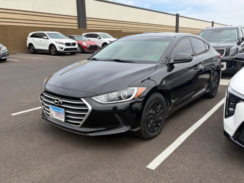 Used 2018 Hyundai Elantra SE image 5