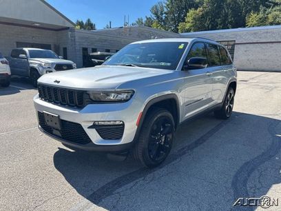 Used 2024 Jeep Grand Cherokee Limited w/ Black Appearance Package