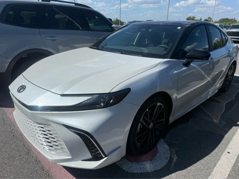 Used 2025 Toyota Camry XSE FWD image 1