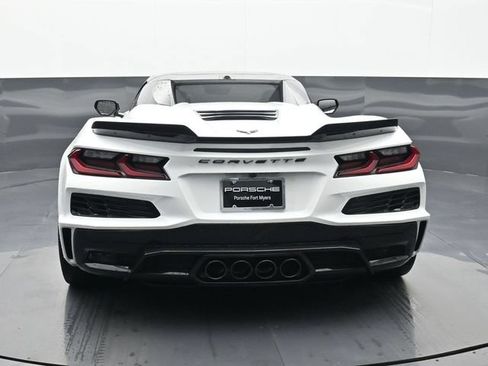 Used 2025 Chevrolet Corvette Z06 RWD image 16