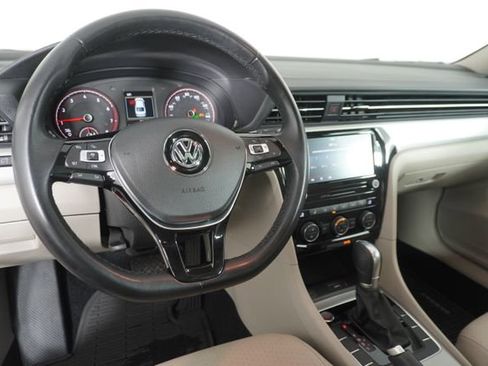 Used 2020 Volkswagen Passat 2.0T SE w/ Sunroof Package FWD image 27