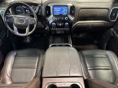 Used 2023 GMC Sierra 2500 Denali w/ Denali Black Diamond Edition AWD/4WD image 4