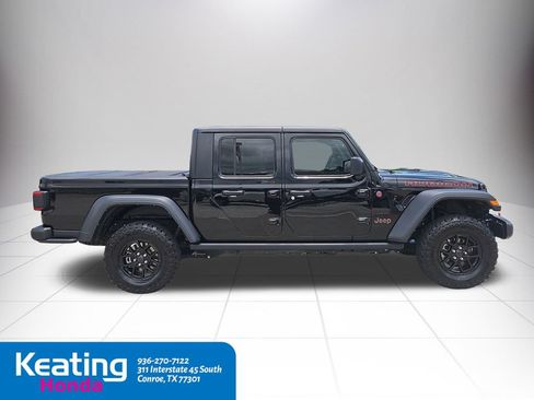 Used 2024 Jeep Gladiator Rubicon AWD/4WD image 9