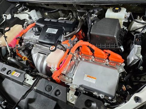 Used 2018 Toyota RAV4 Limited w/ Advanced Technology Package image 25