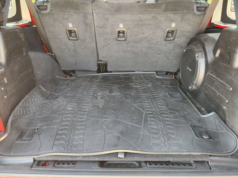 Used 2020 Jeep Wrangler Unlimited Rubicon AWD/4WD image 34