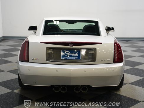 Used 2006 Cadillac XLR V image 24