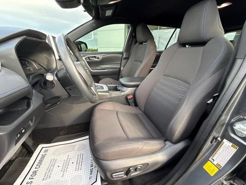 Used 2023 Toyota RAV4 SE AWD/4WD image 8