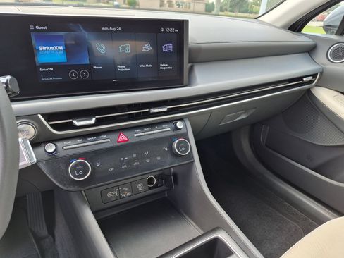 Used 2025 Hyundai Sonata SEL FWD image 22