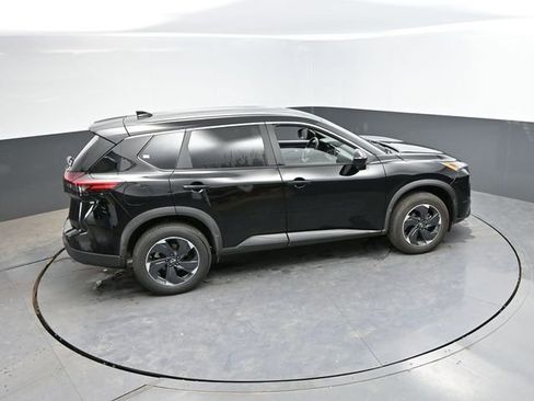 Used 2025 Nissan Rogue SV AWD/4WD image 38